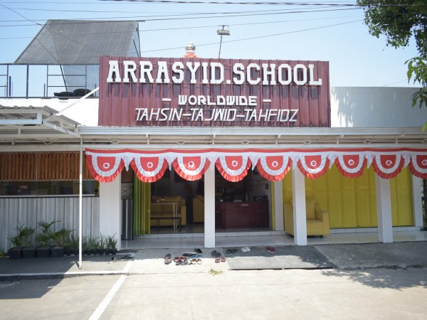 Pondok tahfidz di pare cover