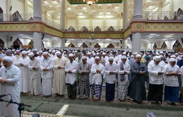 Sholat Tahajud: Meraih Maqom Terindah cover