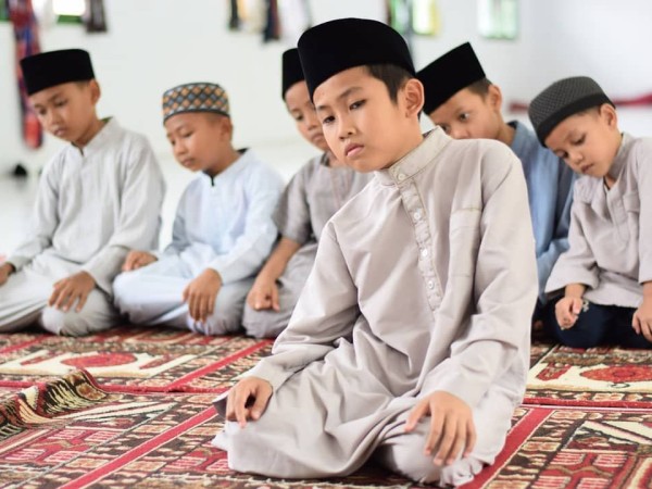 Keutamaan shalat berjamaah cover